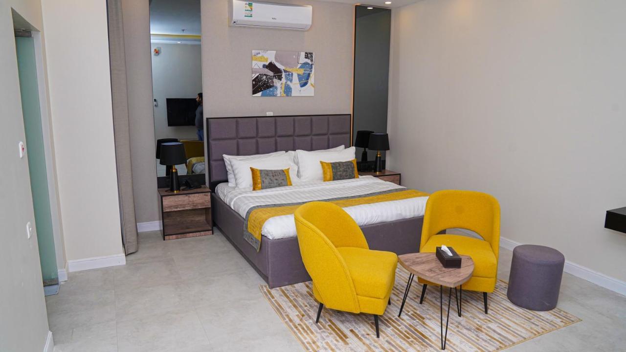 Clowzer Hotel Appartments Riadh Exterior foto